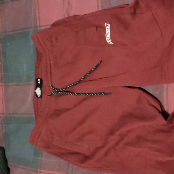 DICKIES Joggers Maroon - Picture 2 of 4